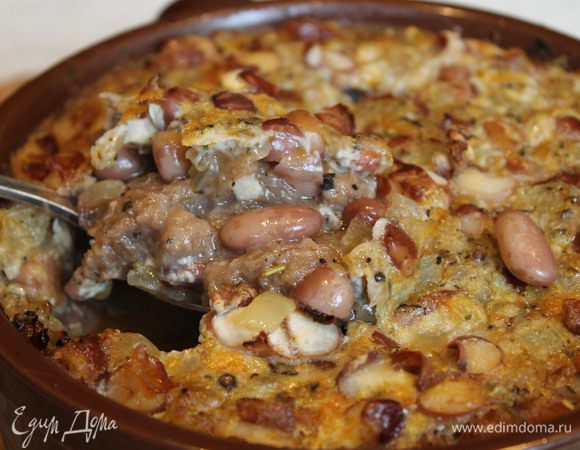 Этот традиционный сельский старинный суп родом из горного района Нижняя Бейра. Гастрономия этого района основана на продуктах земледелия, примером служит этот замечательный сытный суп.