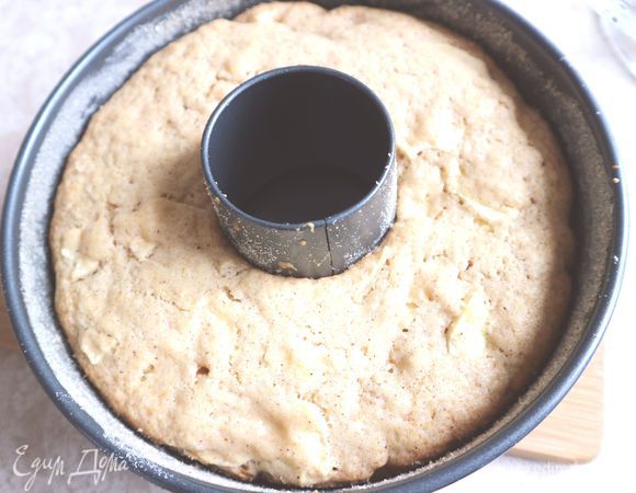 Вынуть выпечку из духовки, дать остыть слегка.