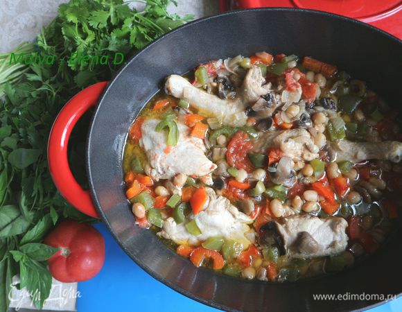 Готовить сначала на среднем огне, после закипания огонь уменьшить до минимального, закрыть жаровню крышкой и оставить на огне на 25-30 минут. Дать остыть полностью, поместить на ночь в холодильник.