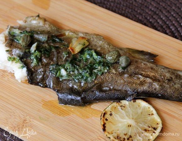 Сказать, что это вкусно, значит ничего не сказать. Ароматное масло начнет таять, обволакивая рыбку сливочным соусом с ароматом тархуна и чеснока.