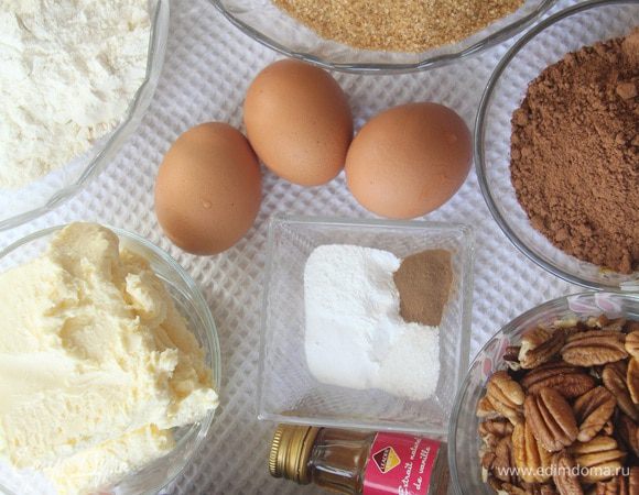 Все ингредиенты должны быть комнатной температуры.
Духовку разогреть до 177°С.