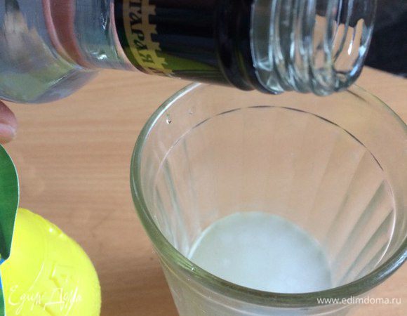 В мясной бульон добавить водку.