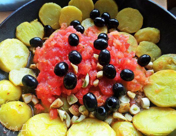 Высыпать в картошку.