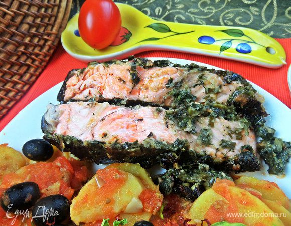 Рядом переносим рыбку. Тут я уже вытащила кость.