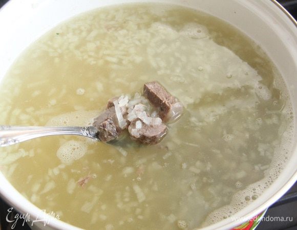 Добавить в суп мясо.