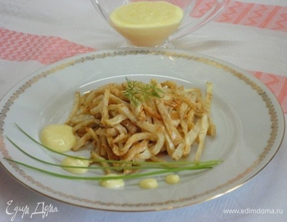 Сельдерей подаем с голландским соусом. Еще раз убедилась, что французы знают толк в кулинарии. Для меня это полноценное самостоятельное блюдо.