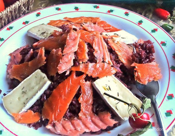 И положить сверху риса, сколько хочется, будет очень вкусно!