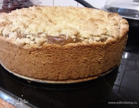 Выпекать в заранее разогретой до 170°С духовке 45 минут. 