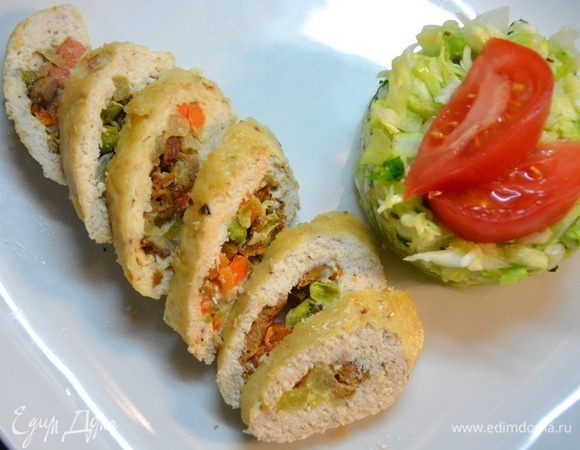 Гарнир: молодую капусту тонко нашинковать, лук нарезать полукольцами, петрушку нарубить. Все ингредиенты смешать, добавить соль, тмин и немного помять, чтобы вышел сок. Заправить растительным маслом на ваш вкус.
Приятного ужина!