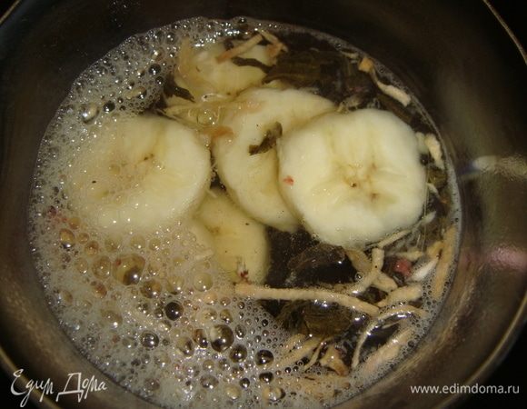 Чистую фильтрованную воду вскипятить и залить чай. Оставить чай настаиваться на 30 минут.