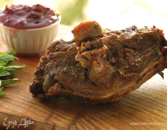 Подача с домашним соусом из слив. Приятного аппетита!