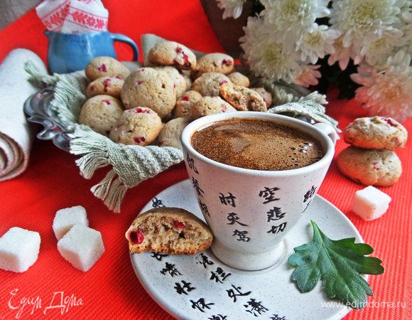 За чашечкой 3 штучки печеньки незаметно улетит и вы угощайтесь!