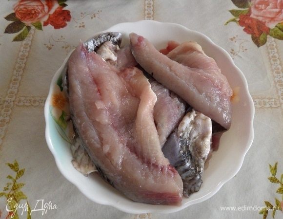 Вес рыбного филе — 700 г.