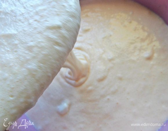 Теперь нужна форма или разъемная,  или, как у меня, силиконовая, из которой без труда можно достать готовый чиз. 