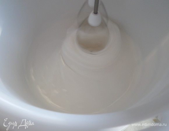 Взбиваем 3 минуты.