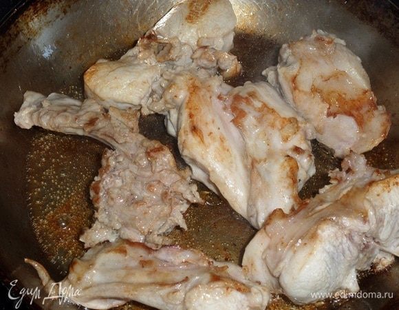 Обжариваем с обеих сторон по 2-3 минуты.