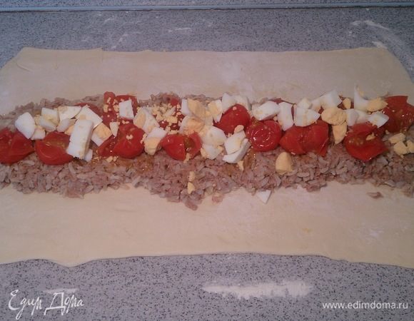 Рубленые отварные яйца.