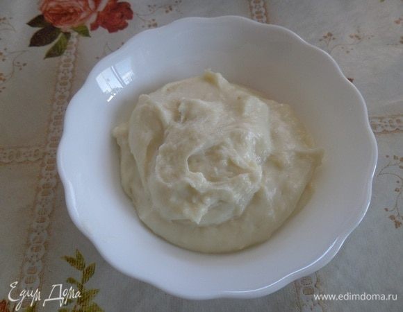 Выкладываем приготовленную массу в чашку.