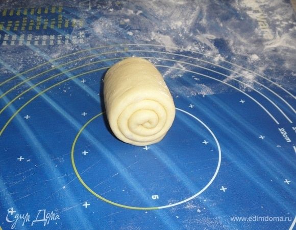 Вот такой рулетик. Аналогично делаем остальные рулетики.