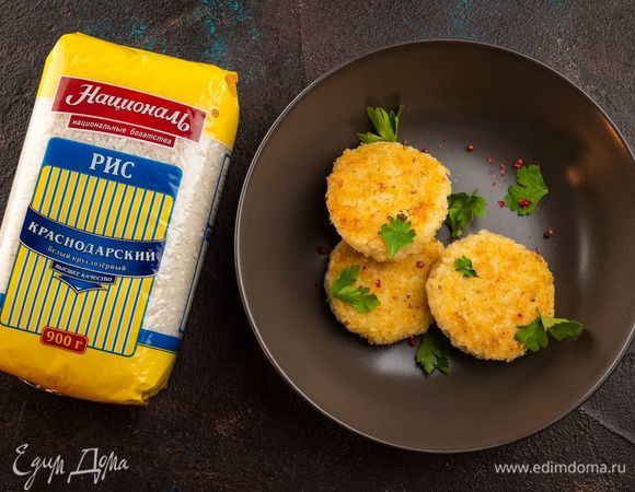 Подавайте котлетки с зеленью. Приятного аппетита!