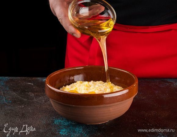 Добавьте мед по вкусу. 