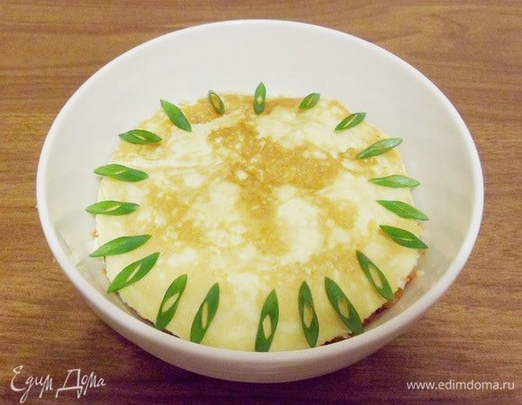 Можно украсить зеленью (у меня перья зеленого лука).