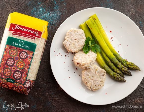 Готовьте полезные и вкусные котлетки в пароварке 30 минут. Подавайте к столу с овощами!