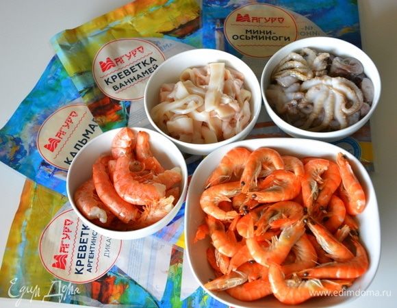 Морепродукты помыть и дать стечь воде. Все очень хорошего качества.
