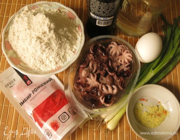 Подготовим все по списку. Бульонный кубик (в оригинале бульон дасси, порошок).