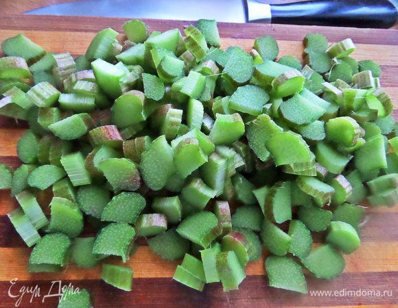 Порубить стебли.