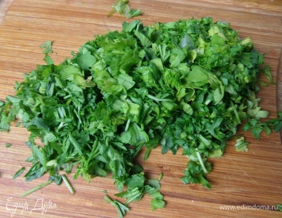 От себя я нарезала кресс-салат. В оригинале его не было.