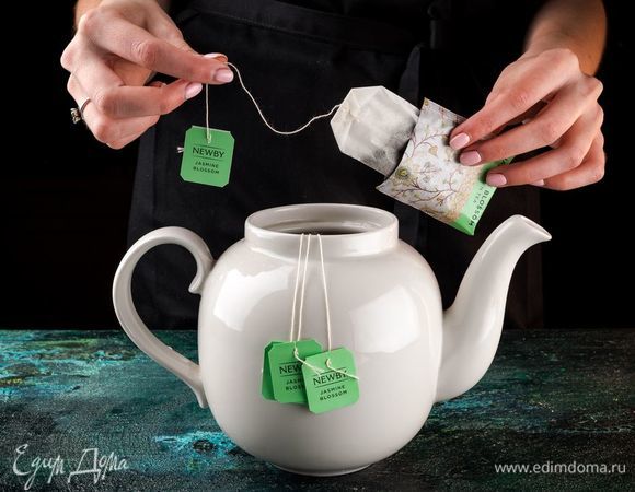 Заварите чай NEWBY «Цветок жасмина» и охладите.