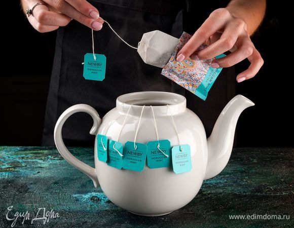 Чай NEWBY «Марокканская мята» залейте кипятком и дайте настояться 6 минут.