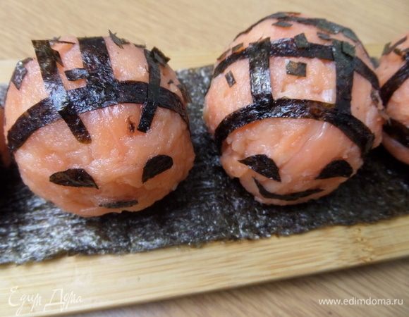 И в виде эдаких тамагочи (такое название вертелось на языке).