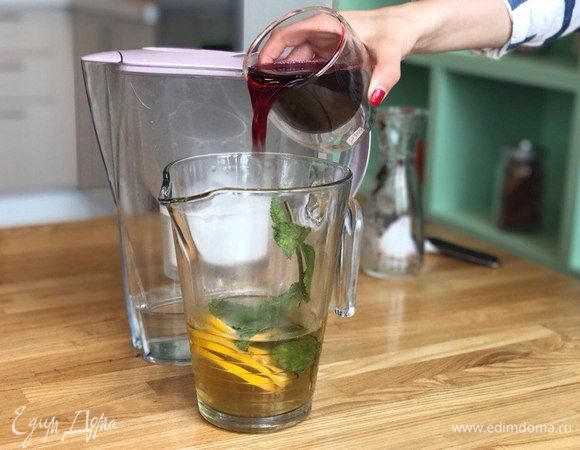 Добавляем морс. У меня был ежевичный. Но можно также взять клюквенный.