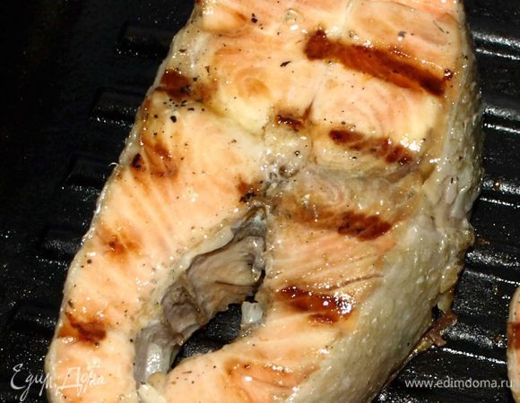 Яссу можно подавать любым способом. Можно рыбу соединить с луком, можно подать отдельно. 