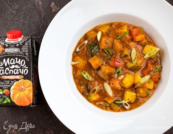 Подавайте овощное рагу Pisto manchego в теплом или в холодном виде, посыпав рубленым зеленым луком. Приятного аппетита!