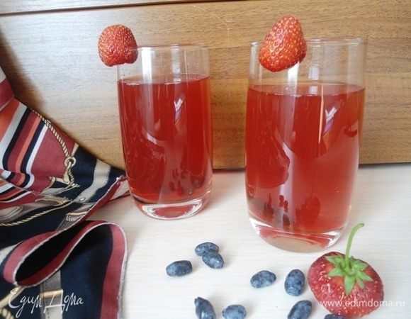 Украсить ягодками клубники и утолить жажду!