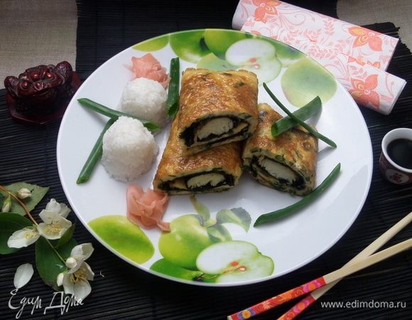 Украшаем перьями лука и подаем.