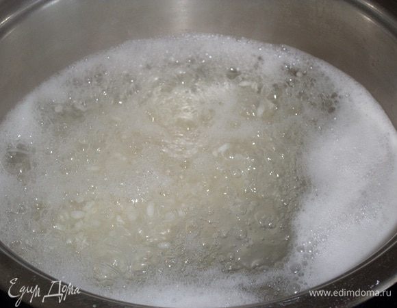 Варим рис после закипания 15-20 минут на медленном огне.