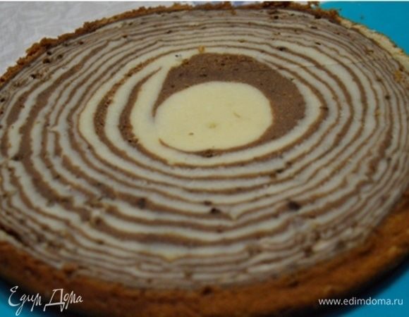 Выпекаем при 180°С 40-50 мин., проверяем шпажкой готовность.