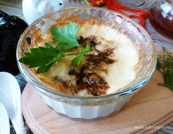 Тяванмуси готово! Очень нежная структура и интересный вкус. Подаем с веточкой петрушки и с густым соевым соусом.