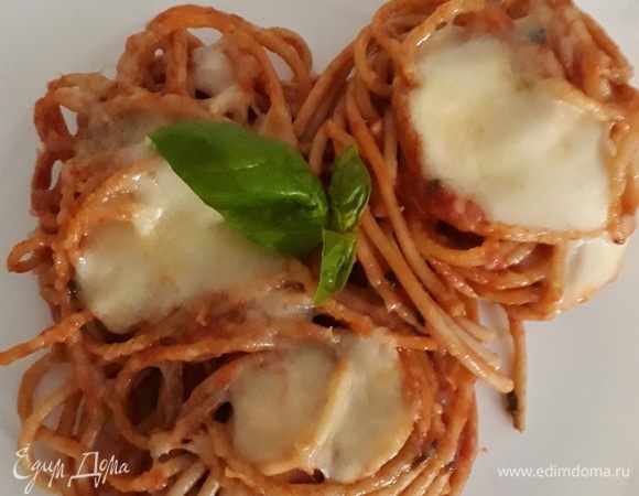 Запекать в режиме гриль 5 минут. Подавть сразу же. Вы можете приготовить все заранее, а запечь перед подачей.
Приятного аппетита!