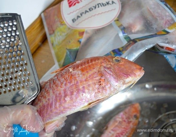 Очистить барабульку от ТМ «Магуро» от чешуи, плавников и внутренностей, тщательно промыть.