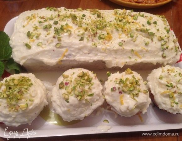 А можно испечь данный рецепт и в продолговатой форме и несколько маленьких кексов - получается ансамбль вкуснятины!