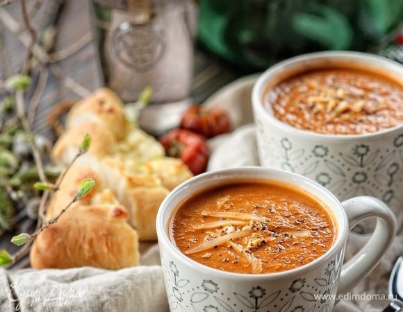 Подавать немедленно, посыпав любимым сыром. И не забудьте про хлеб — любой, какой вы любите. Он тут очень будет кстати!