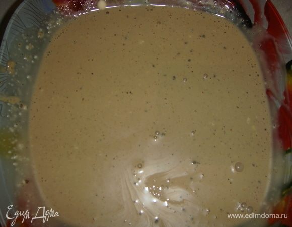 Приготовим маринад . Из лимона выжать сок. Смешать лимонный сок, майонез, соевый соус, горчицу, соль и черный перец. Перемешать все до однородной консистенции.