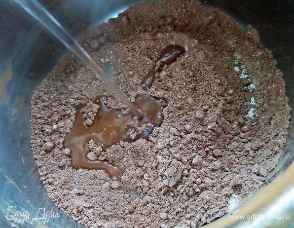 Чистую воду из фильтра немного нагреть.