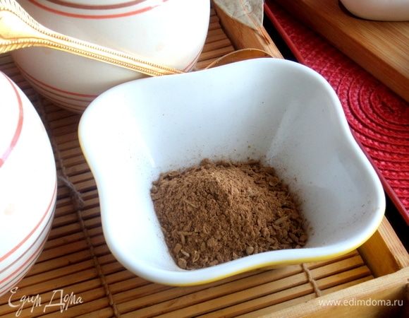 Пересыпать заготовку в баночку с плотной крышкой.