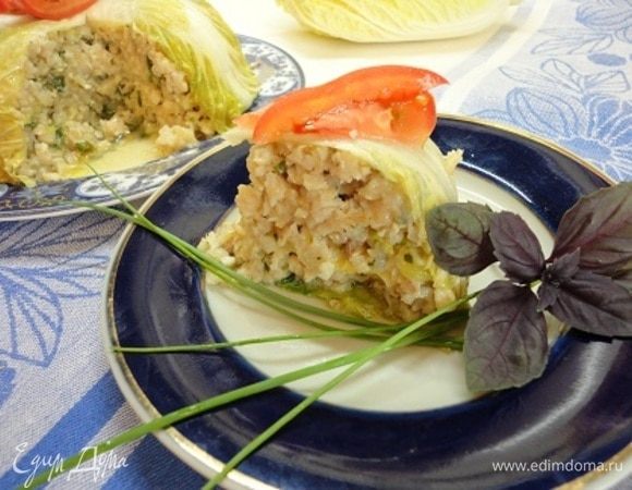 Дайте слегка остыть и нарезайте на порционные кусочки. Сочное, сытное блюдо готово. Приятного аппетита!